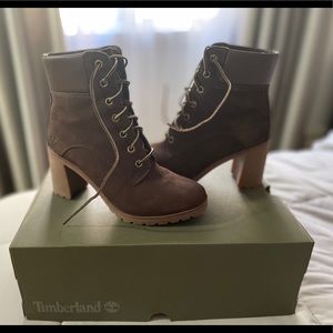 Timberland heeled booties 6.5